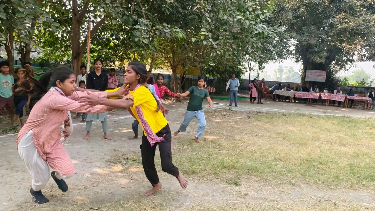 बाराबंकी : दौड़ से लेकर कबड्डी तक, बच्चों ने दिखाया दम, न्याय पंचायत स्तरीय खेल-कूद प्रतियोगिता का हुआ आयोजन