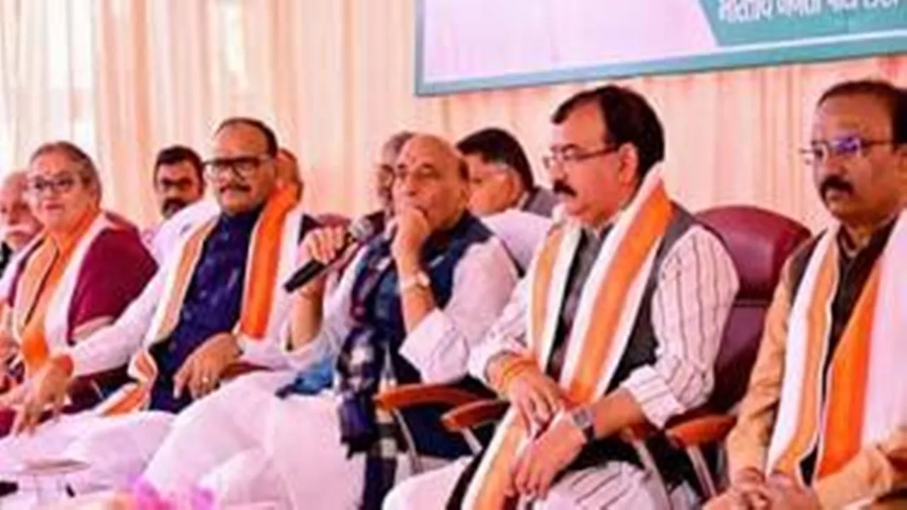 लखनऊ में बनी ब्रह्मोस मिसाइल खरीदने में इंडोनेशिया की रुचि: राजनाथ सिंह 