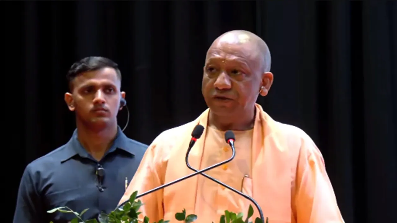 प्रमाणपत्र वितरण समारोह में बोले सीएम योगी- भारत आज दुनिया को करा रहा अपनी ताकत का एहसास 