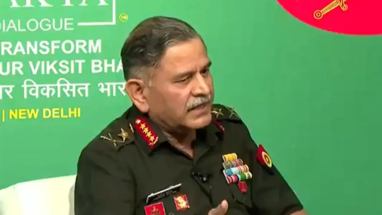 सेना प्रमुख जनरल द्विवेदी ने पाकिस्तान को दिया कड़ा संदेश, कहा- हमारे लिए आतंकवादी और उनके आका एक बराबर हैं