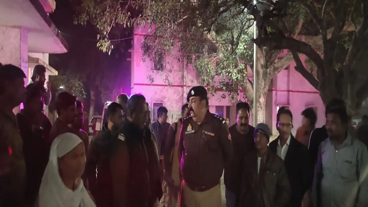 रायबरेली रफ्तार का कहर : ट्रक की टक्कर से बाइक सवार पिता-पुत्र की मौत, पत्नी-पुत्री समेत चार गंभीर