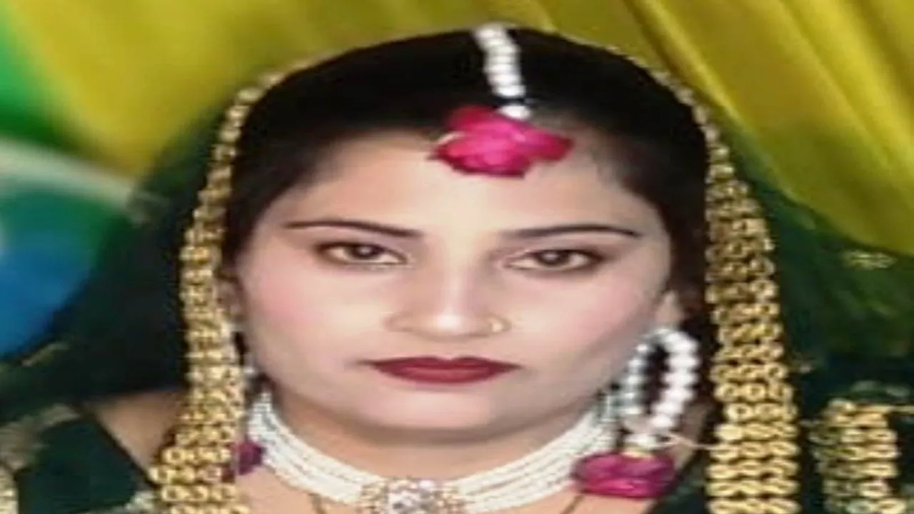 हमीरपुर में पति बना हैवान! लोहे की राड से पीट-पीटकर की पत्नी हत्या, मासूम को कमरे में बंद कर हुआ फरार