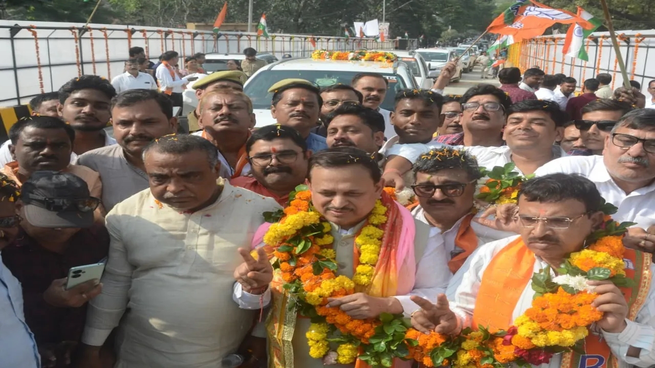 कानपुर : जनता के लिए खुला जयपुरिया पुल, महाराजा अग्रसेन सेतु नाम रखने की मांग, सांसद रमेश अवस्थी ने किया उद्घाटन