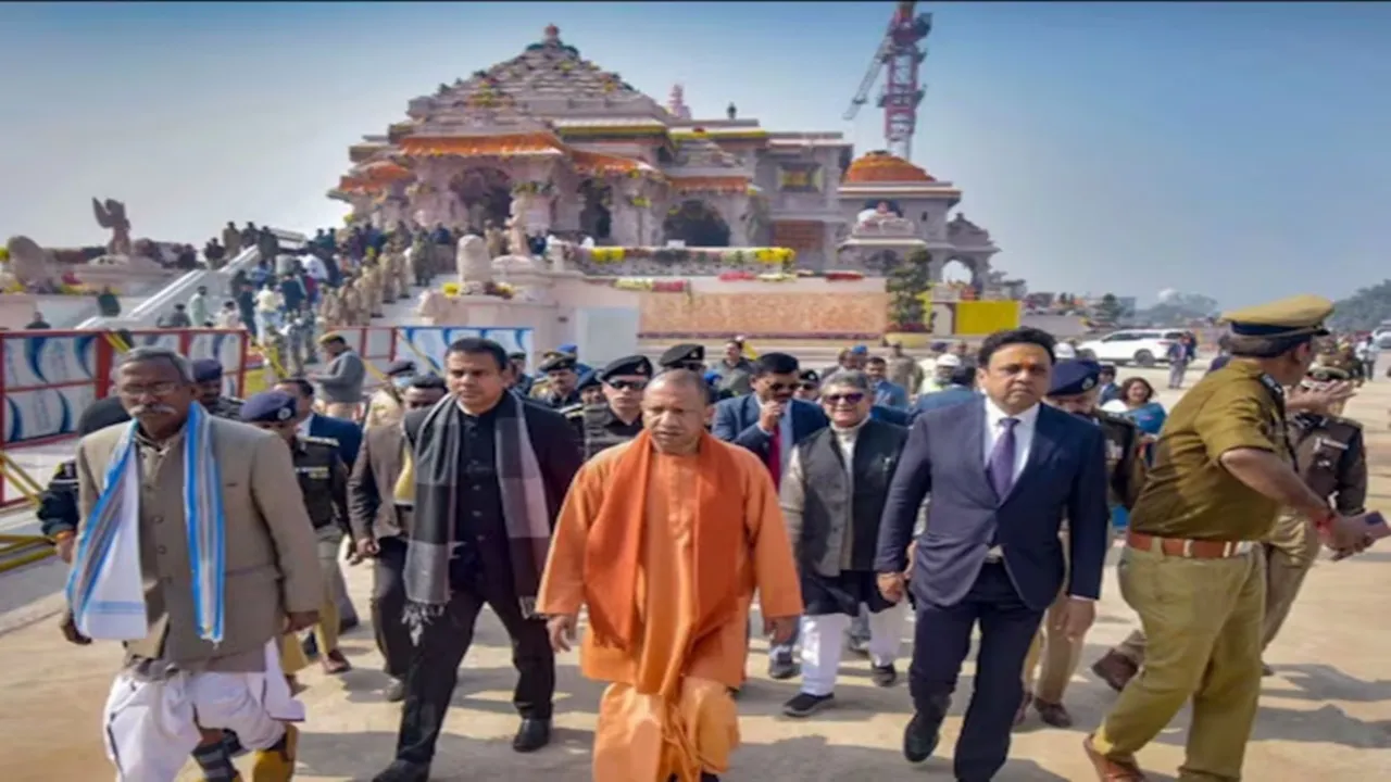 मुख्यमंत्री योगी ने ध्वजारोहण समारोह की तैयारियों का लिया जायजा, 25 नवंबर को होगा पीएम मोदी का आगमन