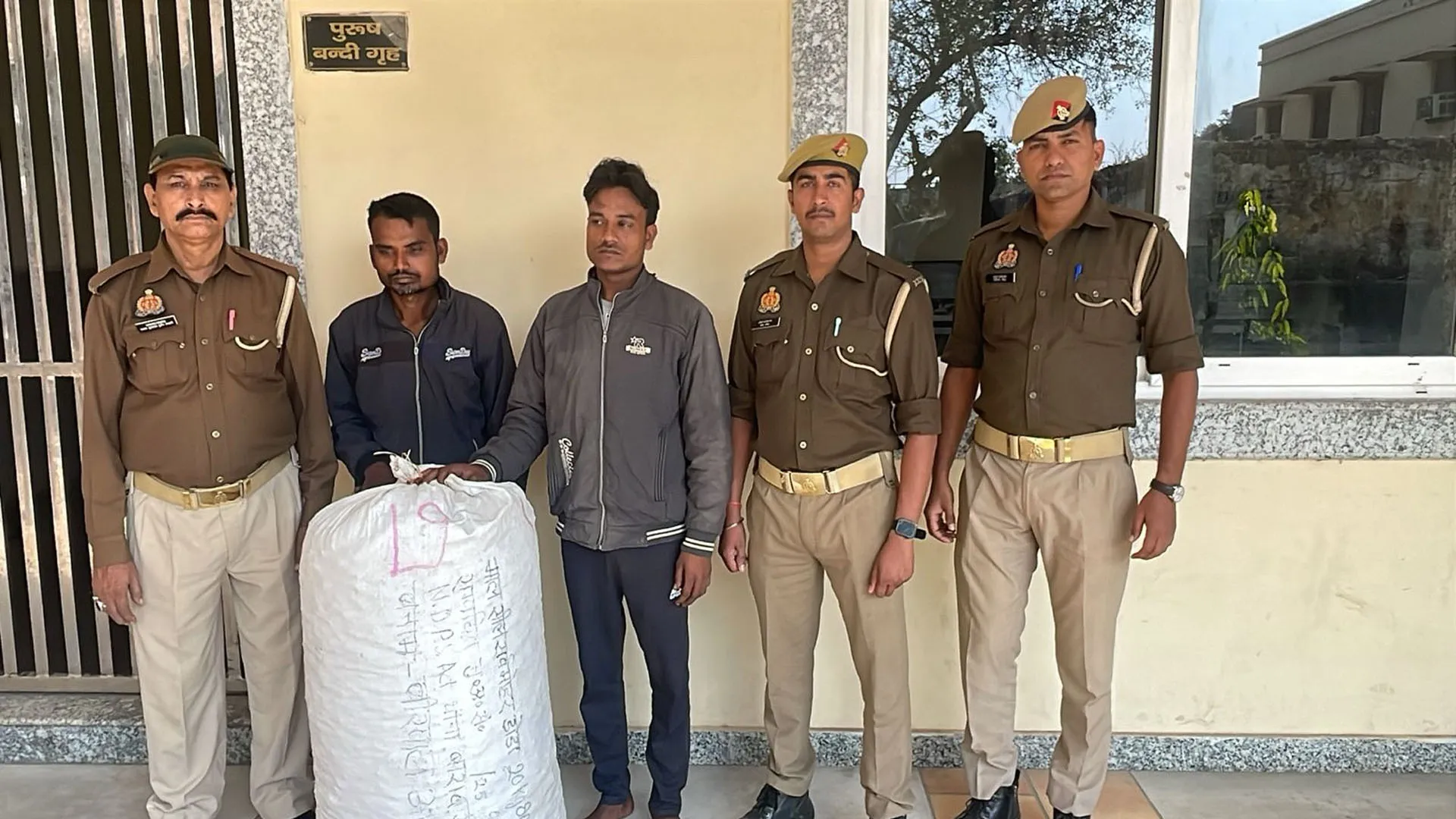 Bareilly : 20 किलो डोडा के साथ दो तस्कर दबोचे, पीलीभीत करने वाले थे सप्लाई 