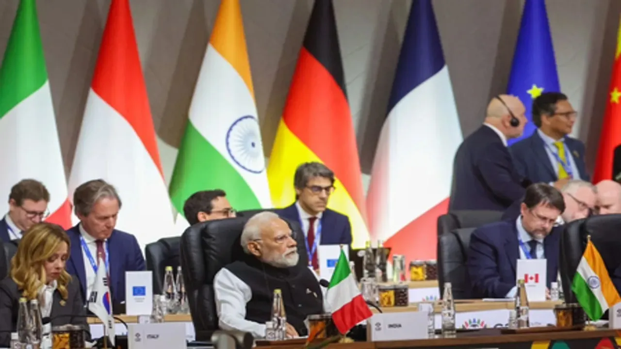 G20 Summit 2025 : जी 20 सम्मेलन में बोले PM मोदी- वैश्विक आर्थिक विकास के मानकों को बदलने की जरूरत 