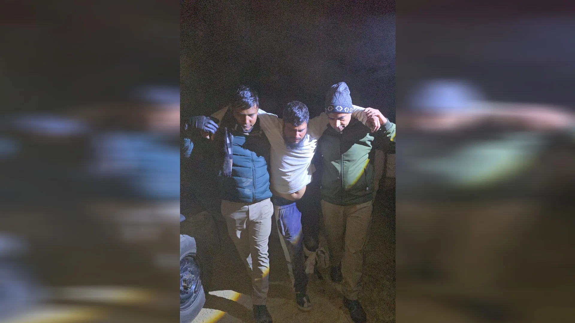 Rampur: पुलिस मुठभेड़ में गोकशी के दो आरोपी गिरफ्तार, तीन हुए फरार