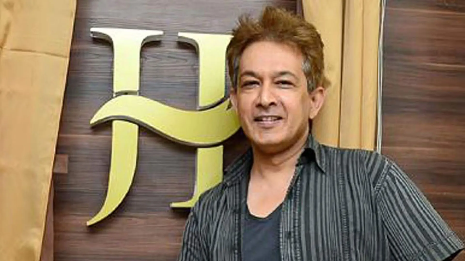 UP: धोखाधड़ी मामले में जावेद हबीब और उनके बेटे की गिरफ्तारी पर रोक