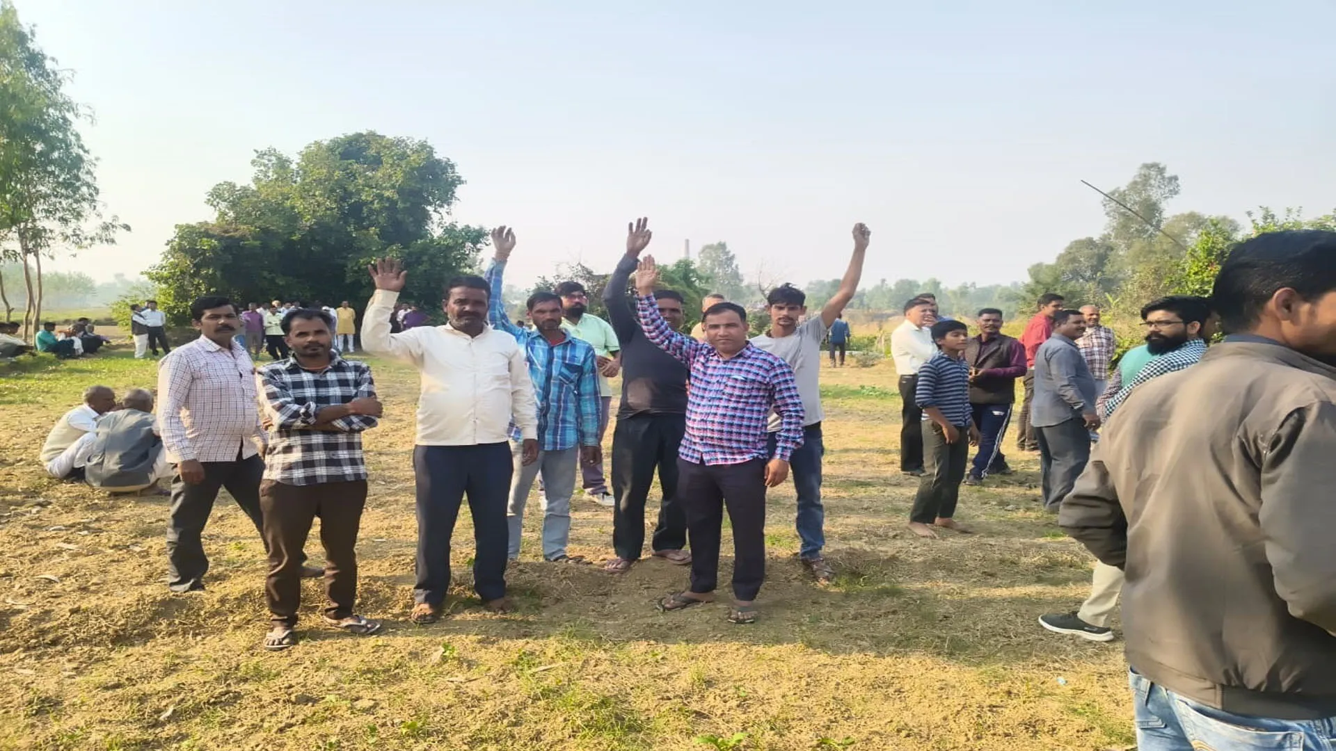 Moradabad: श्मशान की जमीन पर अवैध कब्जे का आरोप लगाकर काटा हंगामा