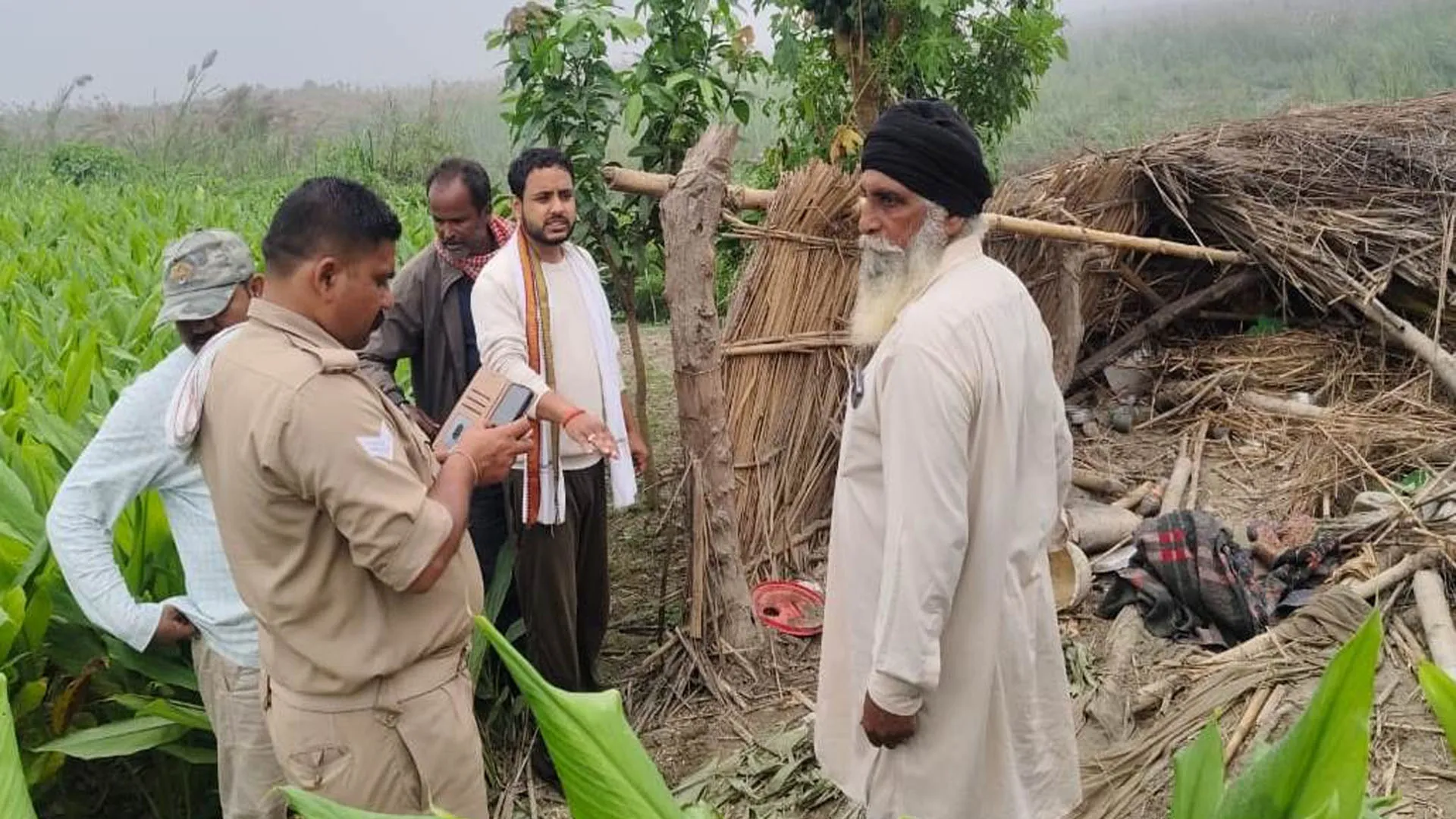UP: 20 से ज्यादा नेपाली हाथियों ने बोला था धाबा...PTR की महोफ रेंज में अब भी गजराज का डेरा