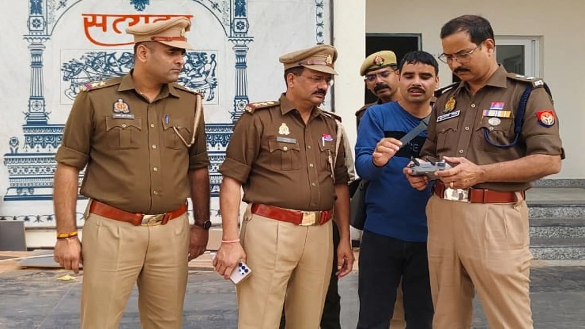 संभल हिंसा को एक साल : पुलिस-प्रशासन अलर्ट...डीएम ने शहर को 16 सेक्टर में बांटकर मजिस्ट्रेट किये तैनात