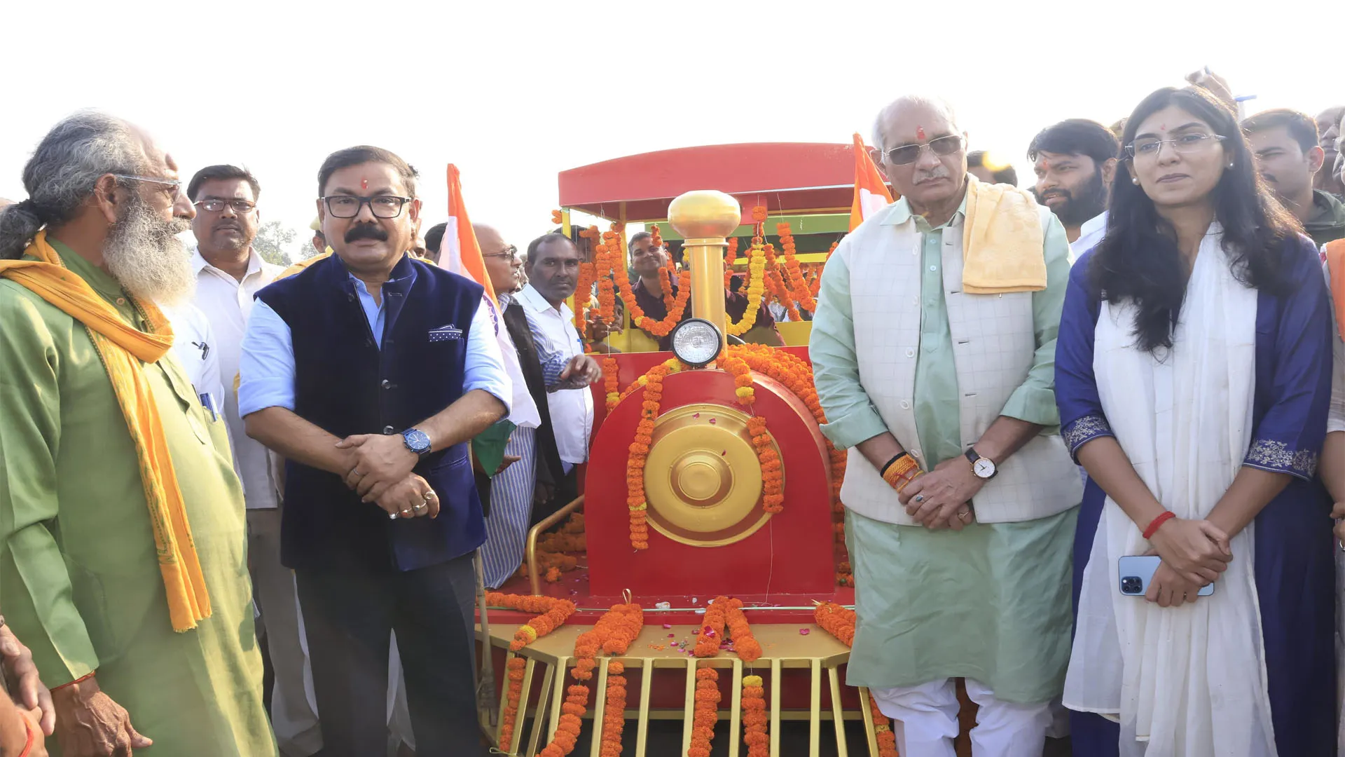 Bareilly: पर्यटन केंद्र बनी लिलौर झील...नौका विहार और फैमिली ट्रेन का संचालन शुरू
