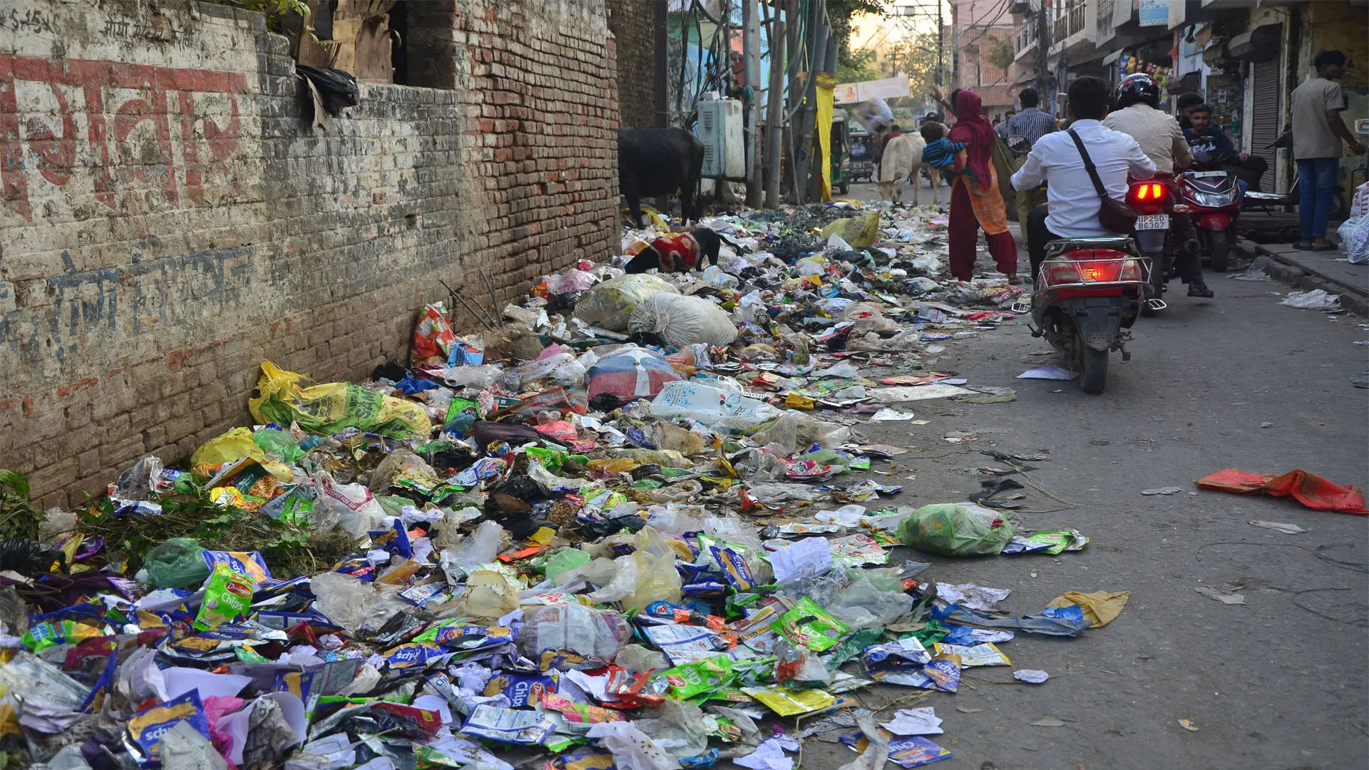 Bareilly: एबीवीपी कार्यकर्ताओं की गिरफ्तारी नहीं, तब तक काम पर नहीं लौटेंगे कर्मचारी