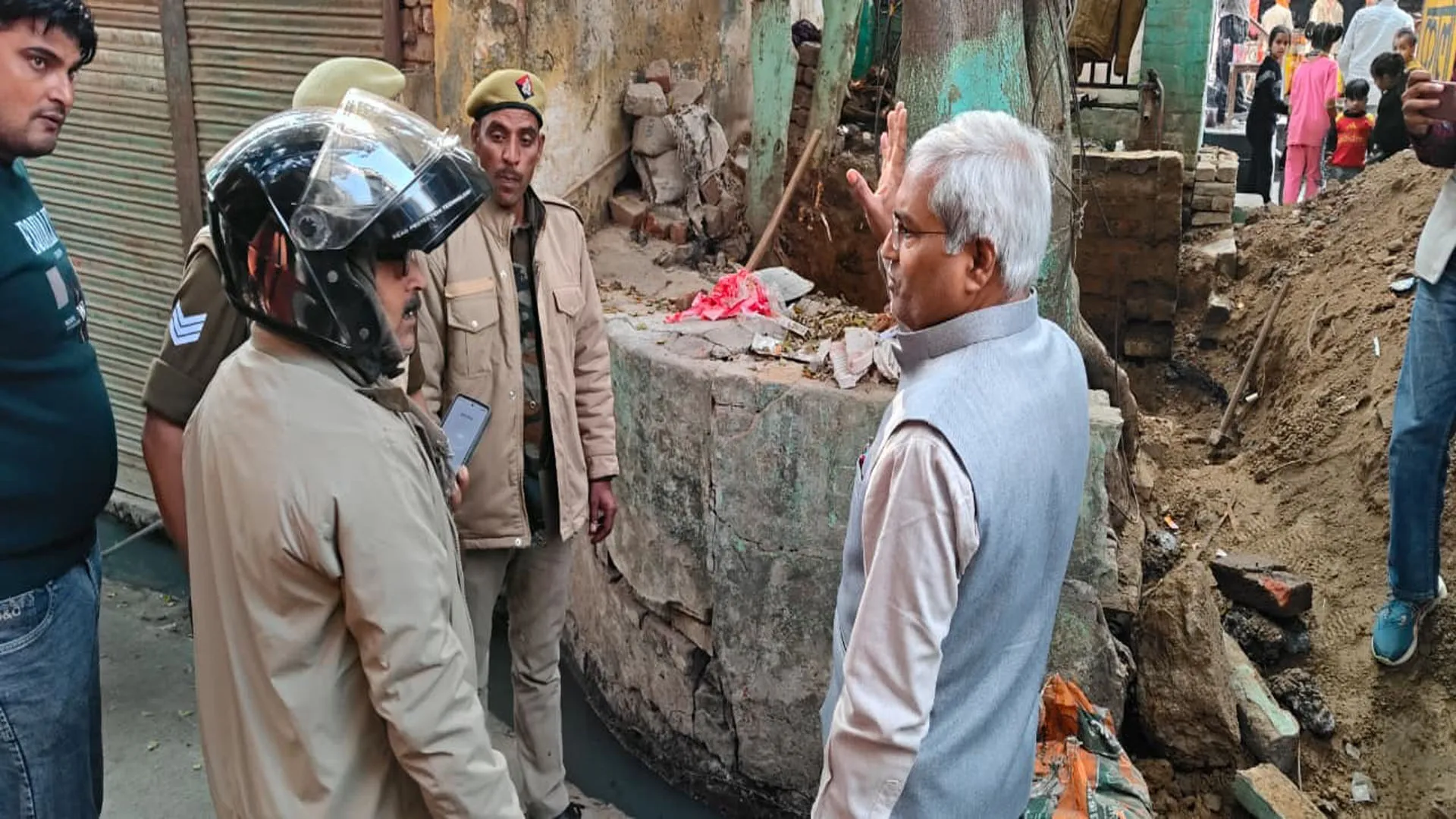 1978 संभल दंगा : तराजू से बांधकर कुएं में फेंक दी थी व्यापारी की लाश...47 साल बाद खुदाई कर सबूतों की तलाश