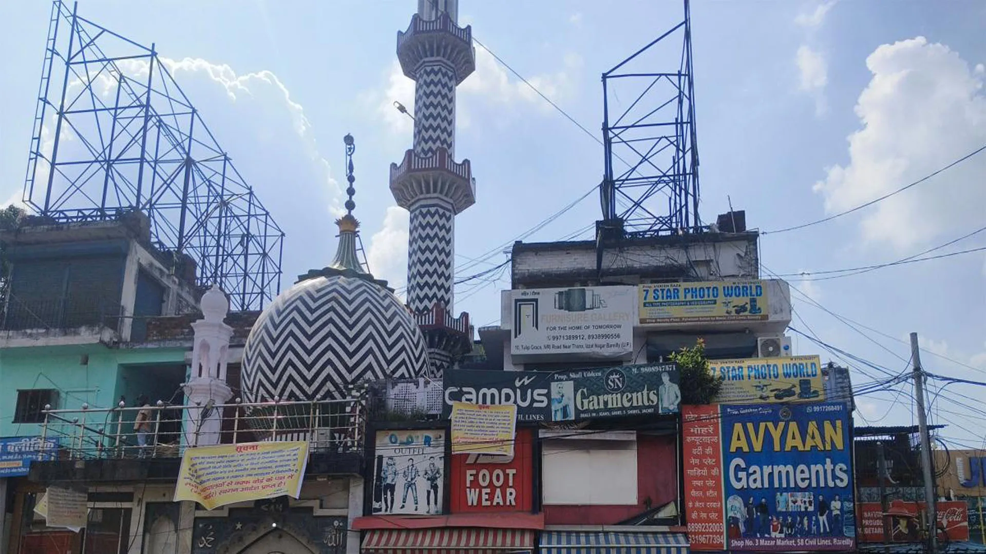 Bareilly: पहलवान साहब की मजार परिसर की दुकानों पर टली सुनवाई