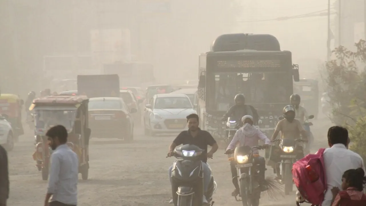  NCR से सटे प्रदेश के जिलों की हवा बेहद खराब...लोगों का सांस लेना हुआ मुश्किल
