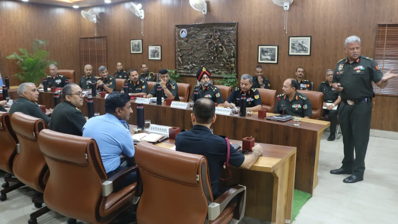 UP News: महानिदेशक ने एनसीसी निदेशालय का किया दौरा 