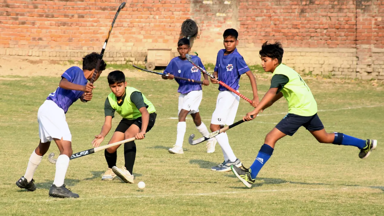 Hockey Competition: स्वर्णिम पथ पर हॉकी की वापसी देख खुश हुए ओलंपियन... बोले जमन लाल शर्मा- स्वर्णिम पताका फहराते नजर आएंगे खिलाड़ी