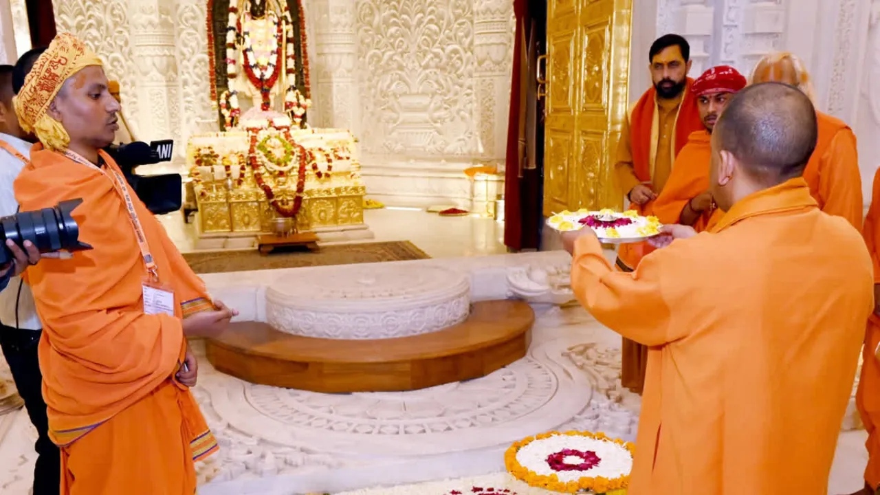“धर्म ध्वजा की पुनर्स्थापना... अयोध्या से शुरू हो रहा सुख-समृद्धि का नया स्वर्ण युग”: CM योगी