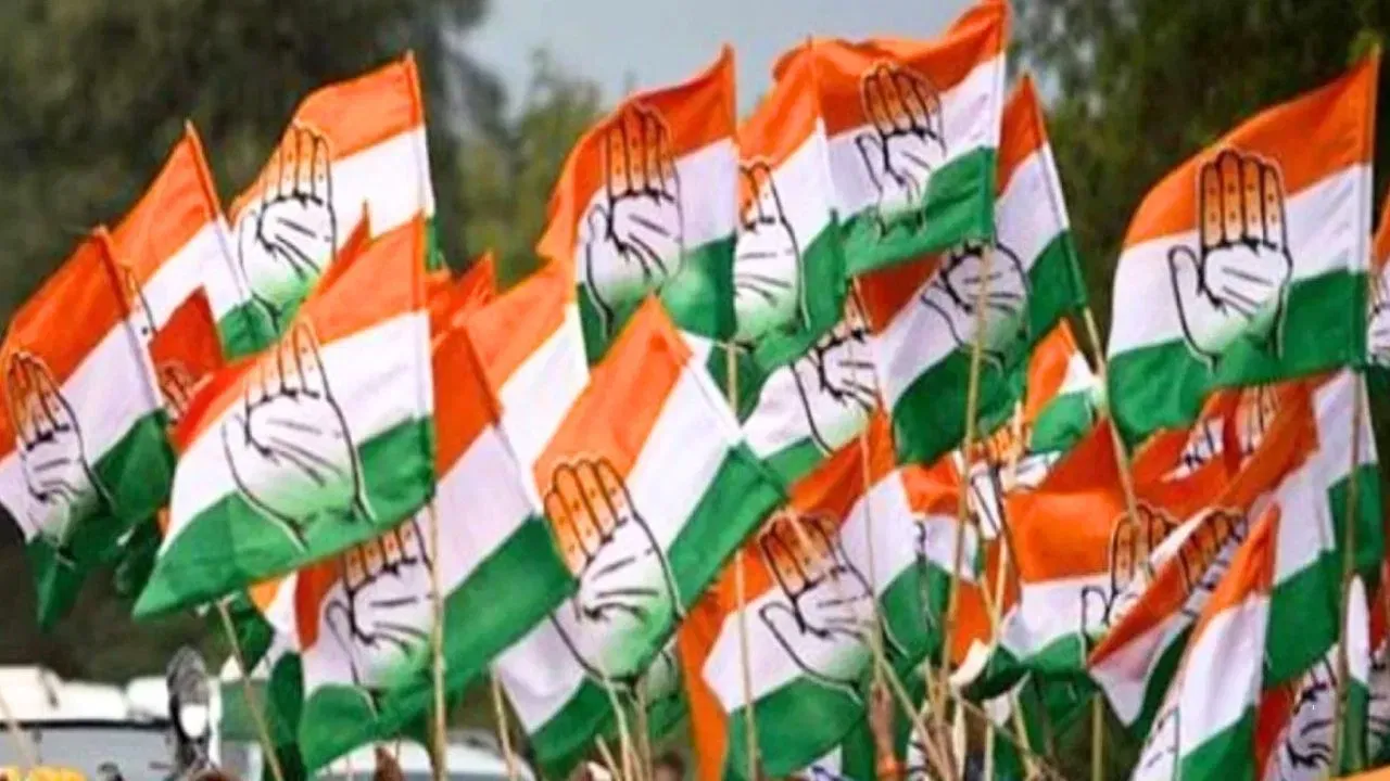 UP News: कांग्रेस कार्यकर्ता भी जुटे एसआईआर अभियान में...  प्रदेश की 403 विधानसभा क्षेत्रों में 1400 से ज्यादा प्रभारी तैनात 