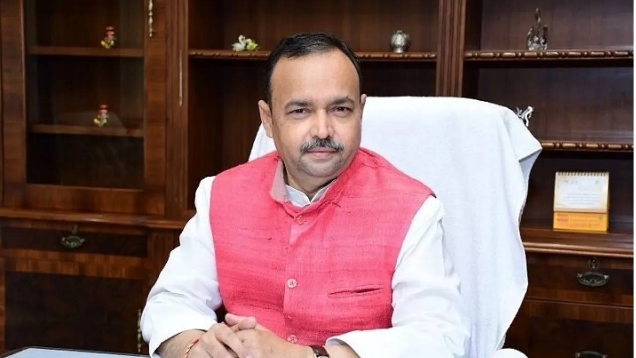 Lucknow News: सहकारिता विभाग के चार अधिकारी निलम्बित, कार्यों में अनियमितता और लापरवाही बरतने का आरोप