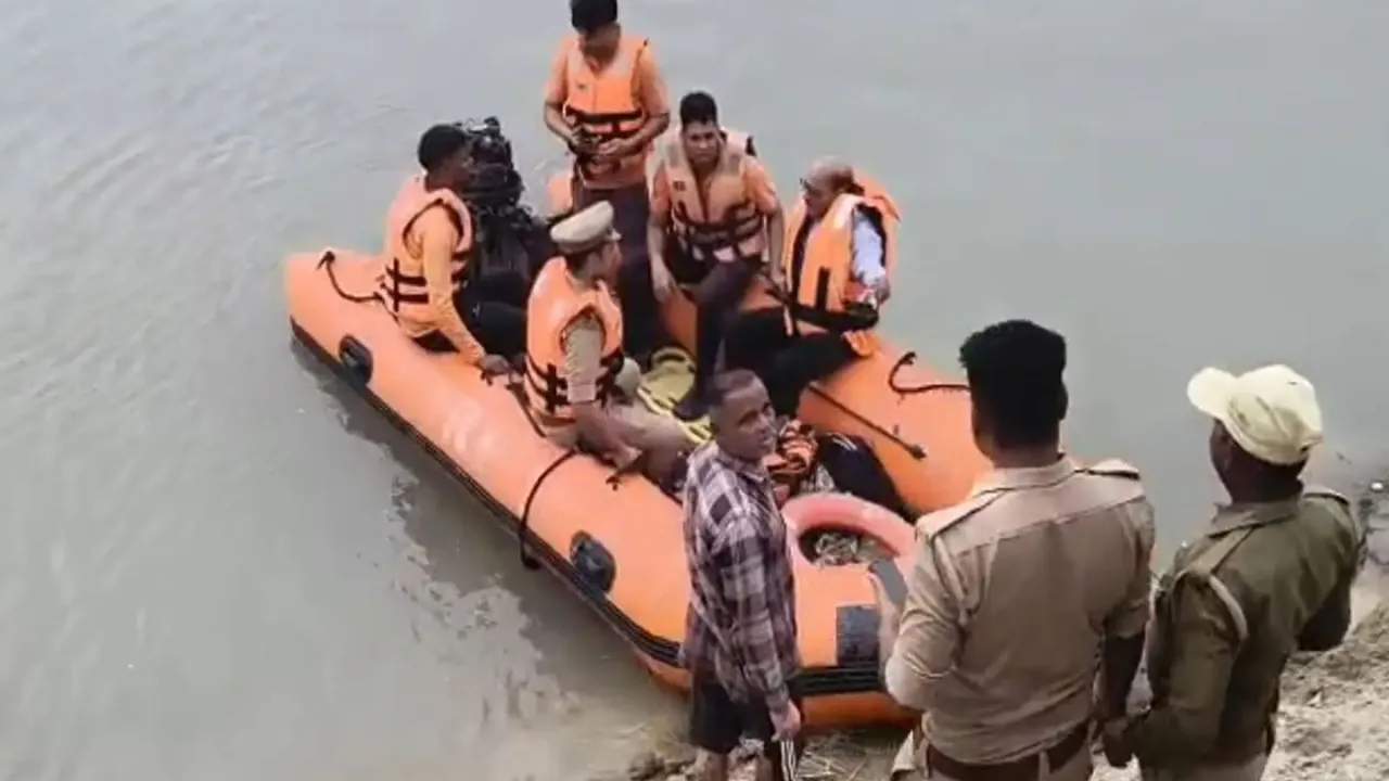 Bahraich boat accident: लखीमपुर के घाघरा नदी के पास मिला बच्ची का शव, 22 लोगों में 13 की बचाई गई जान... चार अभी भी लापता 