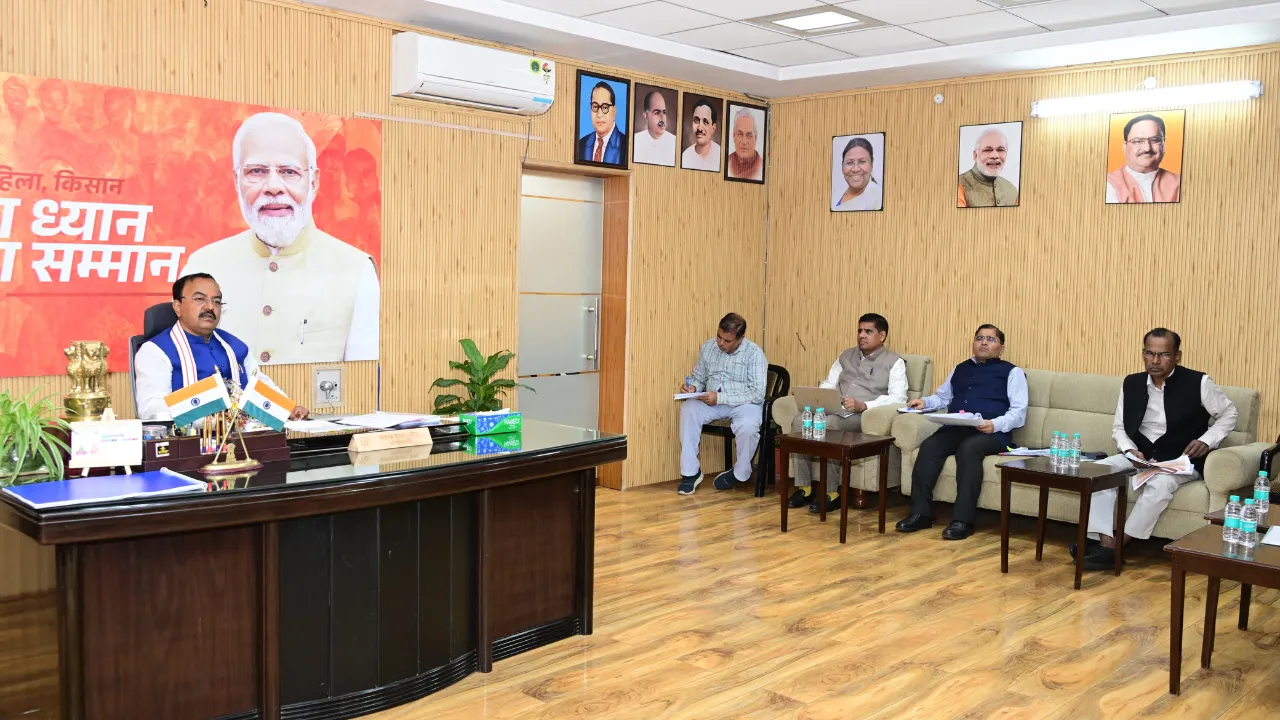 यूपी में एक करोड़ लखपति दीदी बनाने का लक्ष्य, उप मुख्यमंत्री केशव प्रसाद मौर्य ने अधिकारियों को दिए निर्देश