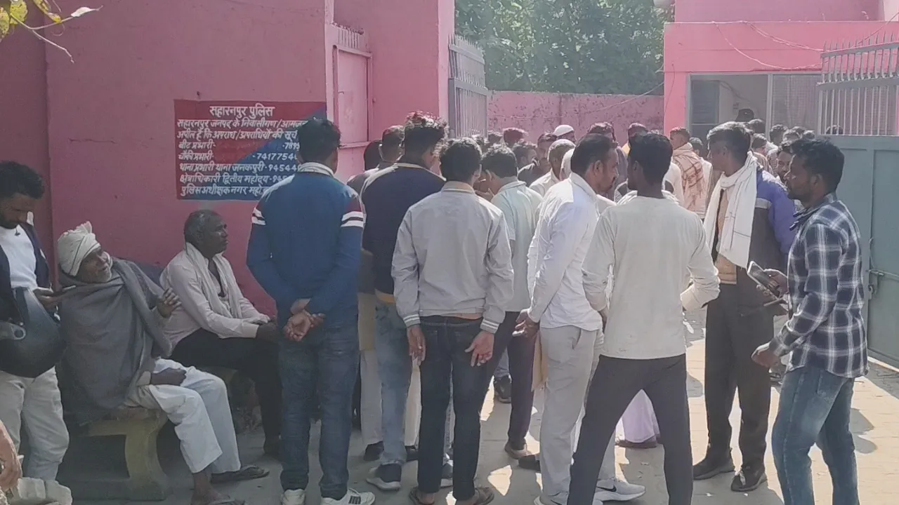 सहारनपुर में सड़क दुर्घटना में दो सगे भाइयों की मौत, छह अन्य घायल 