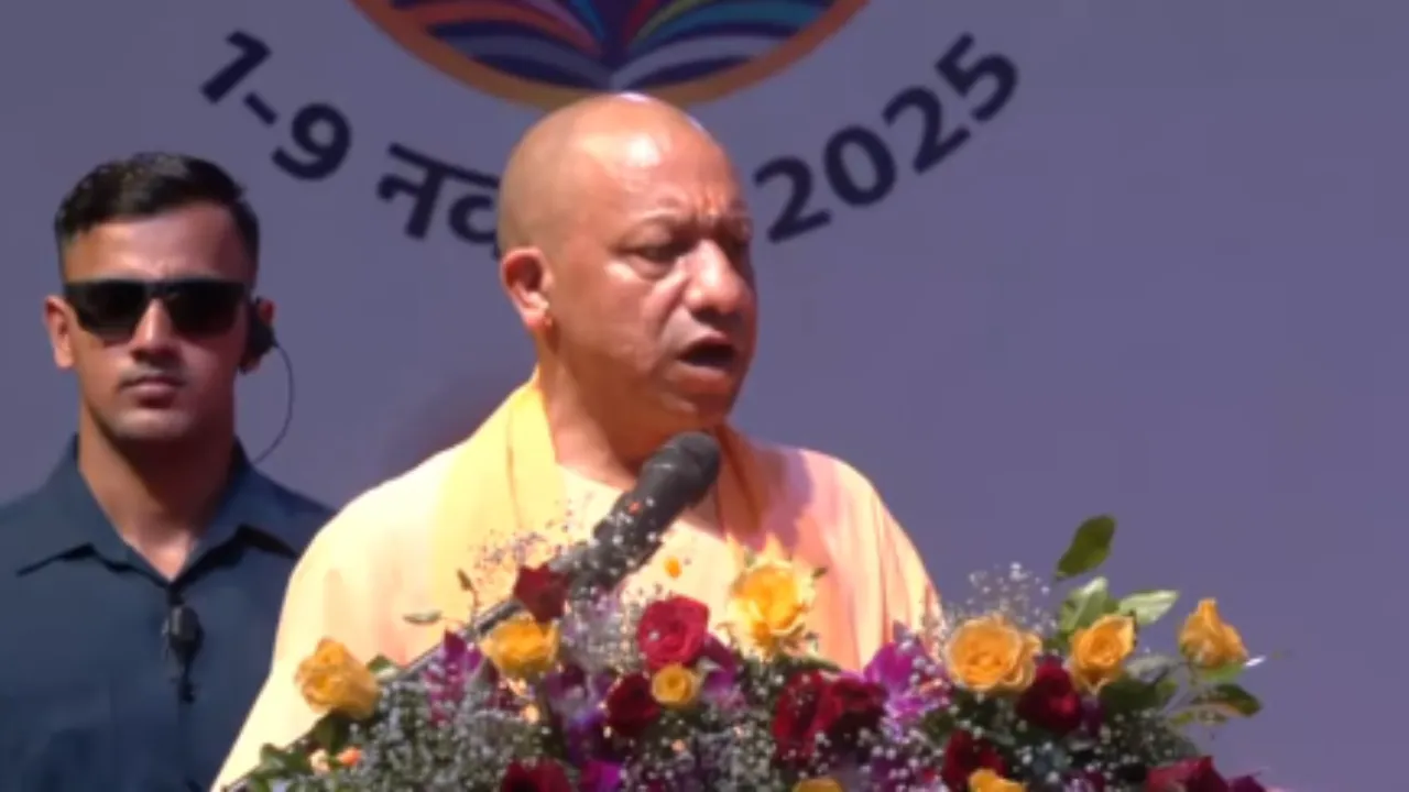 जब लोग पढ़ते हैं तो देश आगे बढ़ता है..., सीएम योगी ने  गोरखपुर विश्वविद्यालय में  किया पुस्तक महोत्सव का उद्घाटन