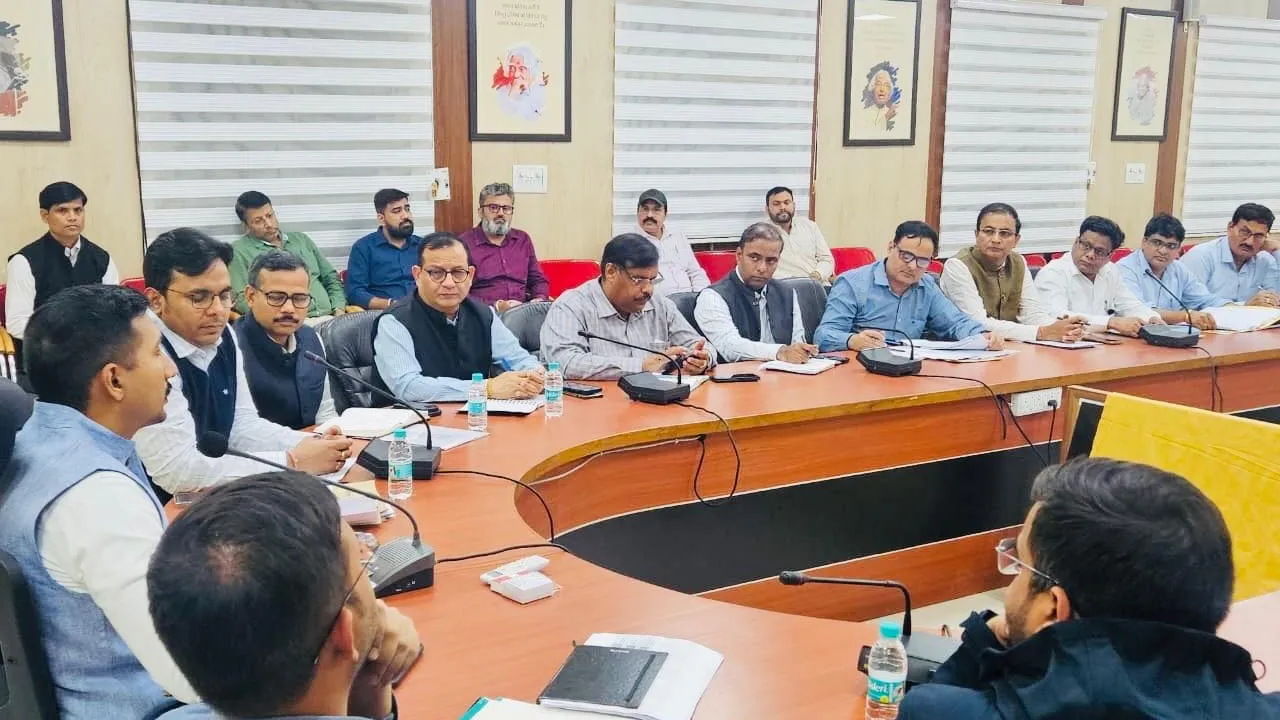 सर्दी आ गई, जल्द शुरू कराएं रैन बसेरे... जिलाधिकारी ने महिला-पुरुषों के लिए अलग-अलग व्यवस्था करने के दिए निर्देश