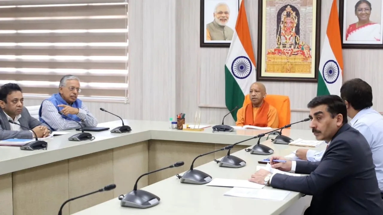 सीएम योगी ने की मेरठ, कानपुर और मथुरा-वृंदावन की विकास कार्ययोजना की समीक्षा... कहा- रेवेन्यू शेयरिंग मॉडल पर लें निजी क्षेत्रों से सहयोग और...