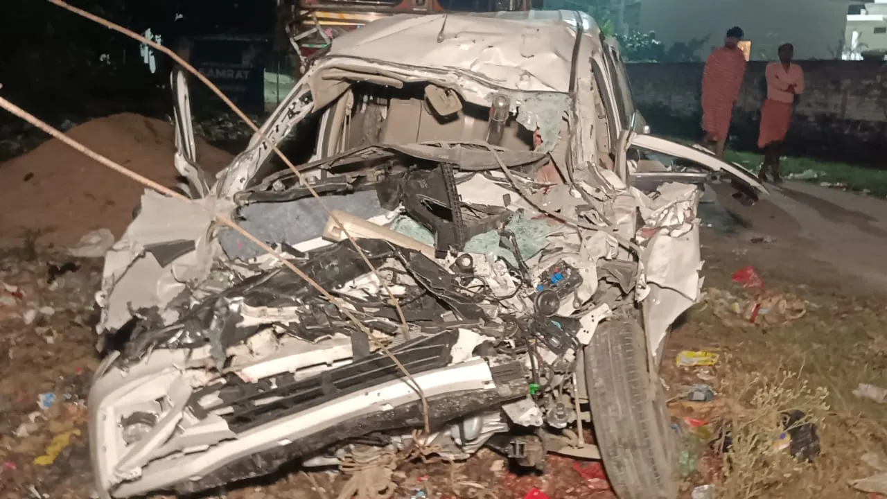 Barabanki Road Accident: भीषण सड़क हादसा, ट्रक और अर्टिगा की आमने-सामने टक्कर में छह की मौत