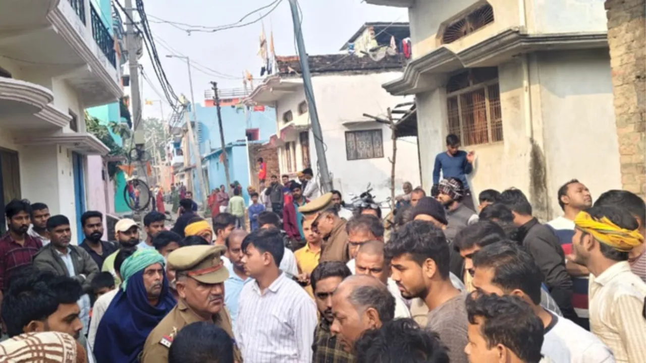 बलियाः संदिग्ध परिस्थितियों में घर में मिला युवक का शव, हत्या के आरोप में पांच लोगों के खिलाफ प्राथमिकी दर्ज 