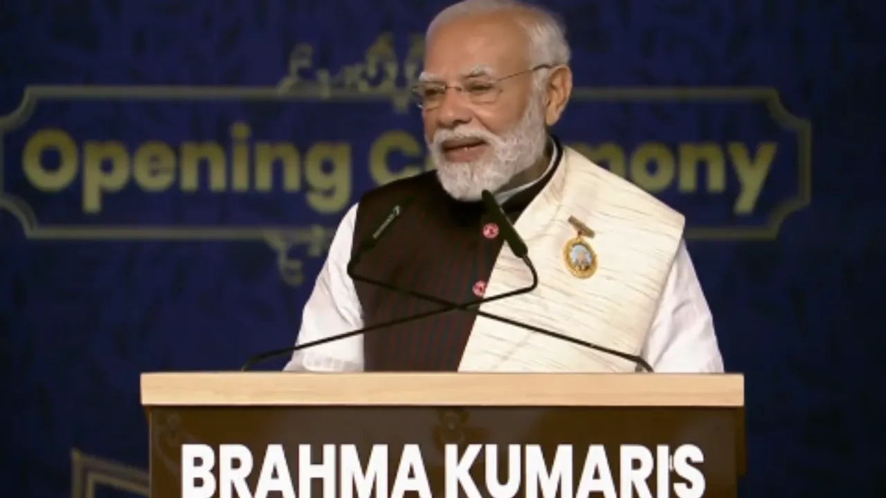 PM Modi ने नवा रायपुर में नवनिर्मित ‘एकेडमी फॉर ए पीसफुल वर्ल्ड’ को समाज के नाम किया समर्पित, कहा- मैं शांति का पुजारी हूं