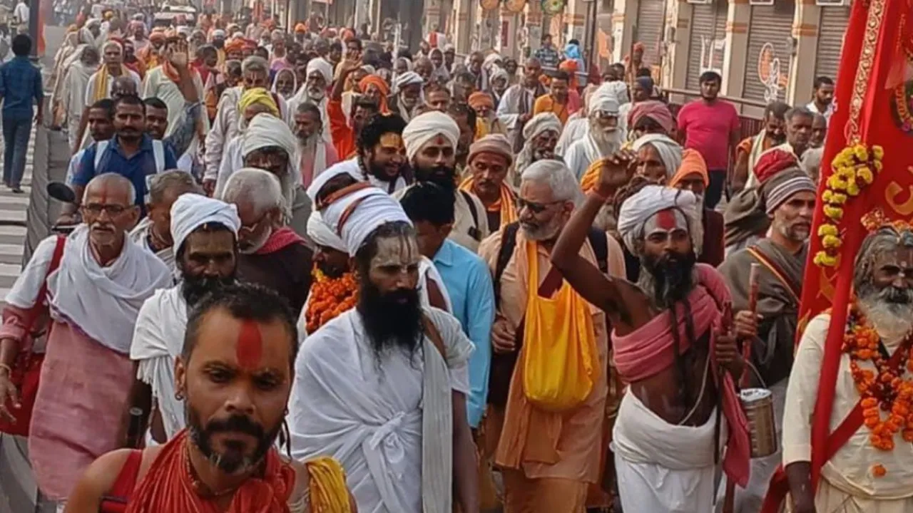 200 संत के साथ चित्रकूट रवाना हुई भरत यात्रा, 50 वर्ष से अनवरत चल रही यात्रा :महंत कमल नयन