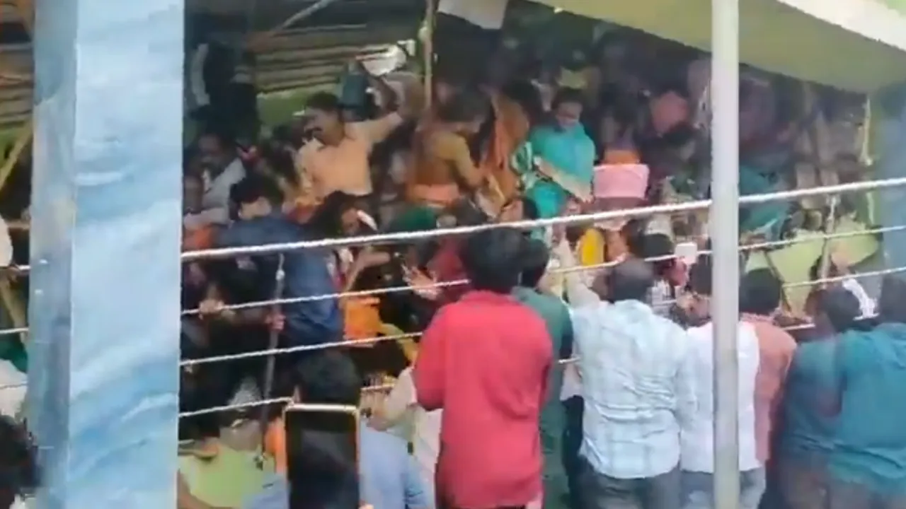 Venkateswara Swamy Temple:  वेंकटेश्वर स्वामी मंदिर में भगदड़ से 10 लोगों की मौत, मृतकों में अधिकतर महिलाएं, पीएम-सीएम ने जताया शोक