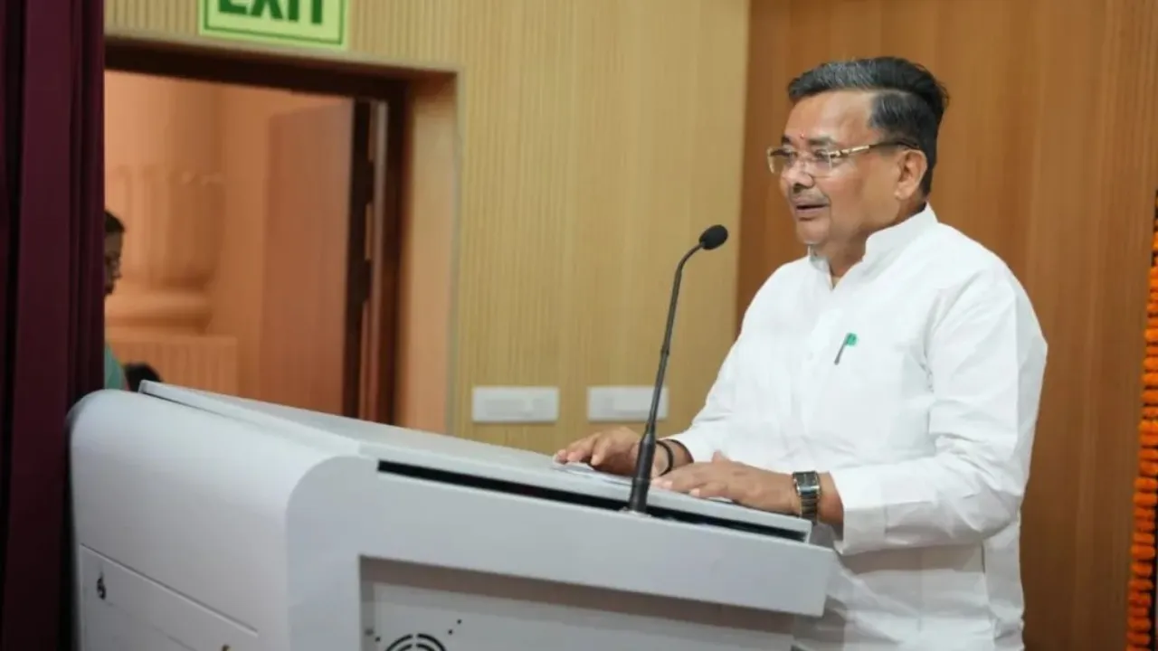 लंदन में कन्नौज के इत्र, ‘बुद्ध भूमि’ और ‘स्पिरिचुअल ट्रायंगल’ का होगा बोलबाला, बोले जयवीर सिंह- विदेशी पर्यटकों को परंपरा, विरासत और संस्कृति से लुभाएंगे