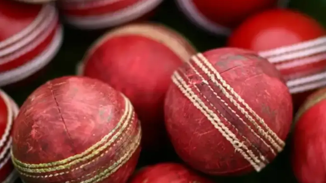 Kookaburra ball: कूकाबुरा गेंद के इस्तेमाल पर लगी रोक, इन मैचों के लिए ECB ने लिया फैसला