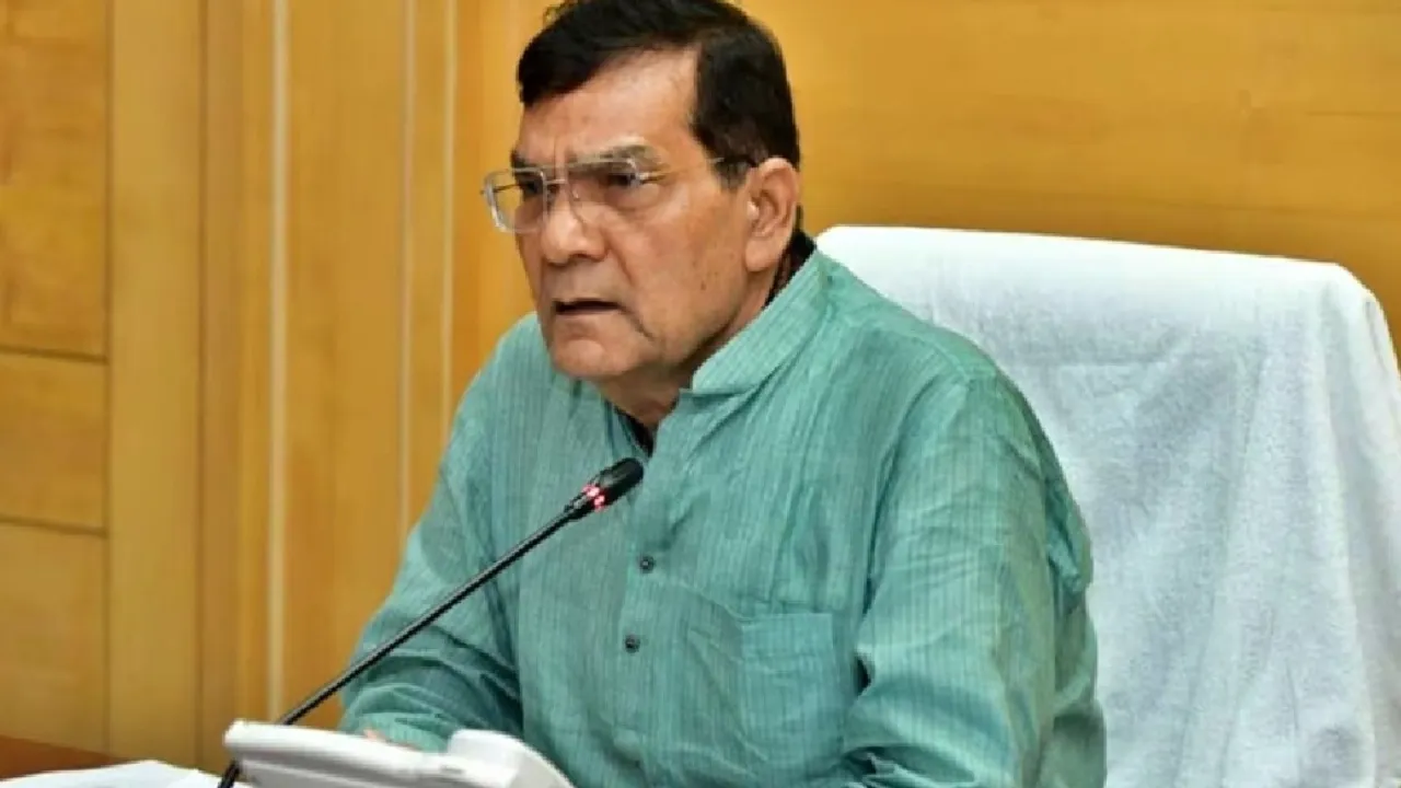 जनता के कार्यों में लापरवाही बर्दाश्त नहीं की जाएगी, एके शर्मा ने अधिकारियों को दिए सख्त निर्देश