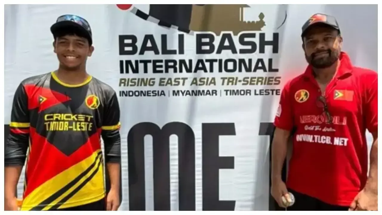 अंतरराष्ट्रीय क्रिकेट में पिता-पुत्र की जोड़ी का कमाल, 50 के पापा...17 का बेटा पहली बार एक टीम के लिए उतरे मैदान पर