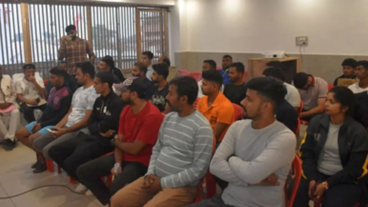 बॉक्सिंग चैंपियनशिप 2025: आज से रिंग में गूंजेंगा मुक्केबाजों का पंच, 13 राज्यों के 120 खिलाड़ियों दिखाएंगे दम