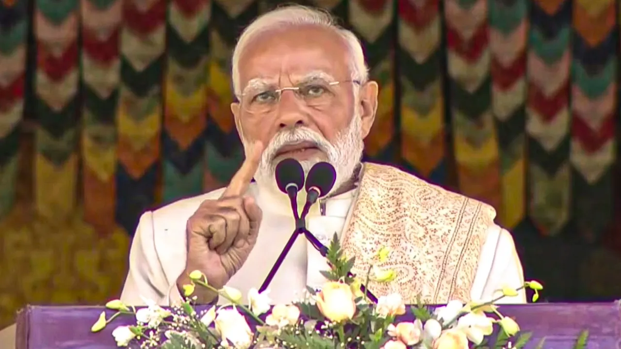 भूटान से PM मोदी ने दहशतगर्दों को दी कड़ी चेतावनी, बोले- 'मैं भारी मन से यहां आया हूं, लाल किला विस्फोट के गुनाहगारों को बख्शा नहीं जाएगा...
