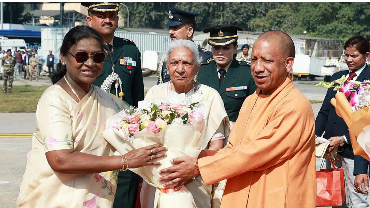 लखनऊ पहुंचीं राष्ट्रपति द्रौपदी मुर्मू, मुख्यमंत्री और राज्यपाल ने किया स्वागत 