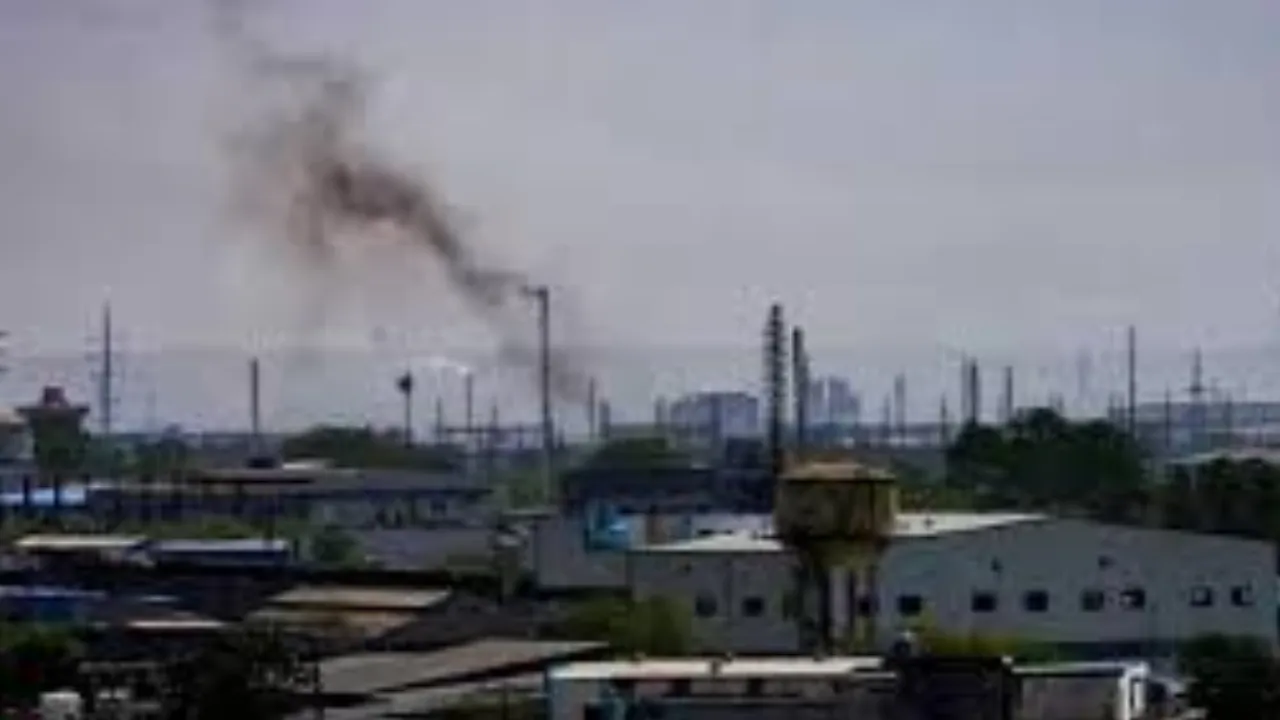 भिवाड़ी में प्रदूषण पर बड़ा एक्शन! एक दिन में 4.63 लाख का जुर्माना, फैक्ट्री-DG सेट सील, 82 चालान कटे