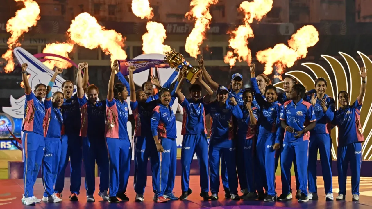 WPL 2026: मुंबई इंडियंस में इन खिलाड़ियों ने की वापसी, अमेलिया केर के लिए खर्च किए तीन करोड़ रुपये