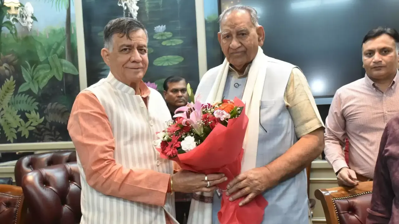 विधानमंडलों के बीच संवाद लोकतंत्र की शक्ति का प्रतीक... हरियाणा विधानसभा की लोक उपक्रम समिति का यूपी दौरा