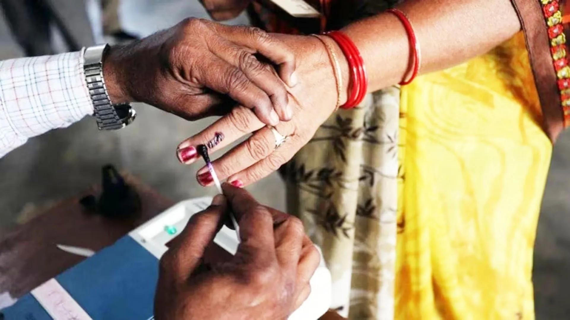 पंचायत चुनाव : ड्राफ्ट नामावलियों की पाण्डुलिपि 24 तक तैयार करने के डीएम ने दिए निर्देश