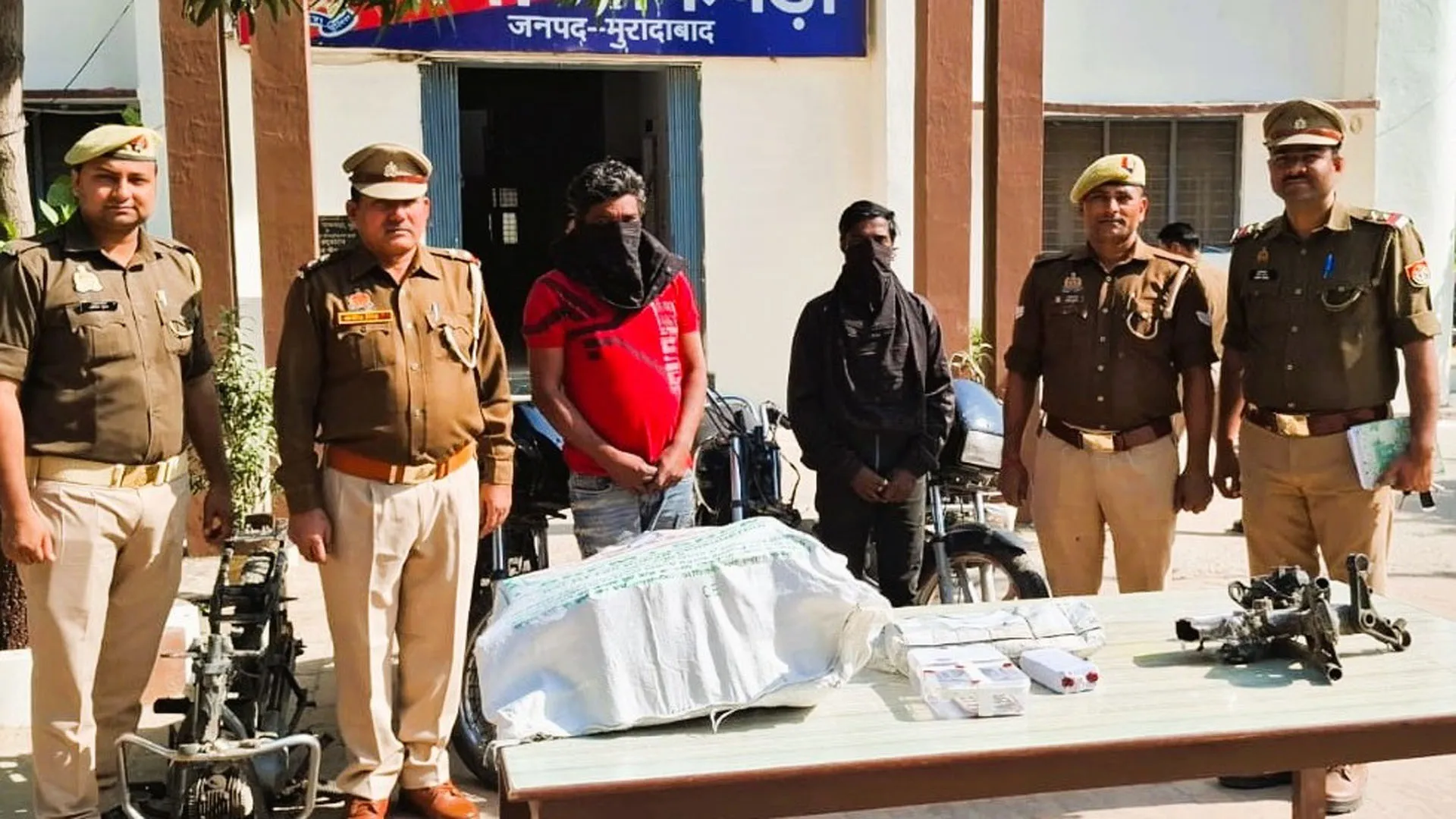 Moradabad: दो अंतर्राज्यीय चोर गिरफ्तार...पांच मोटर साइकिल बरामद