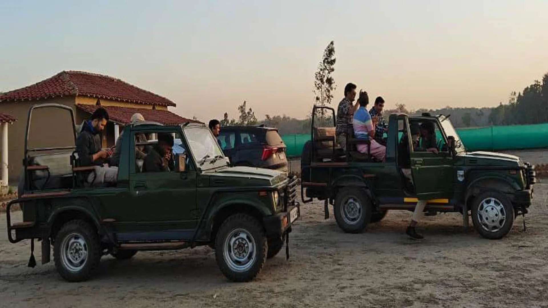 Pilibhit : सार्वजनिक अवकाश पर भी सैलानियों के लिए खुला PTR...बाघ समेत अन्य वन्यजीवों के हुए दीदार