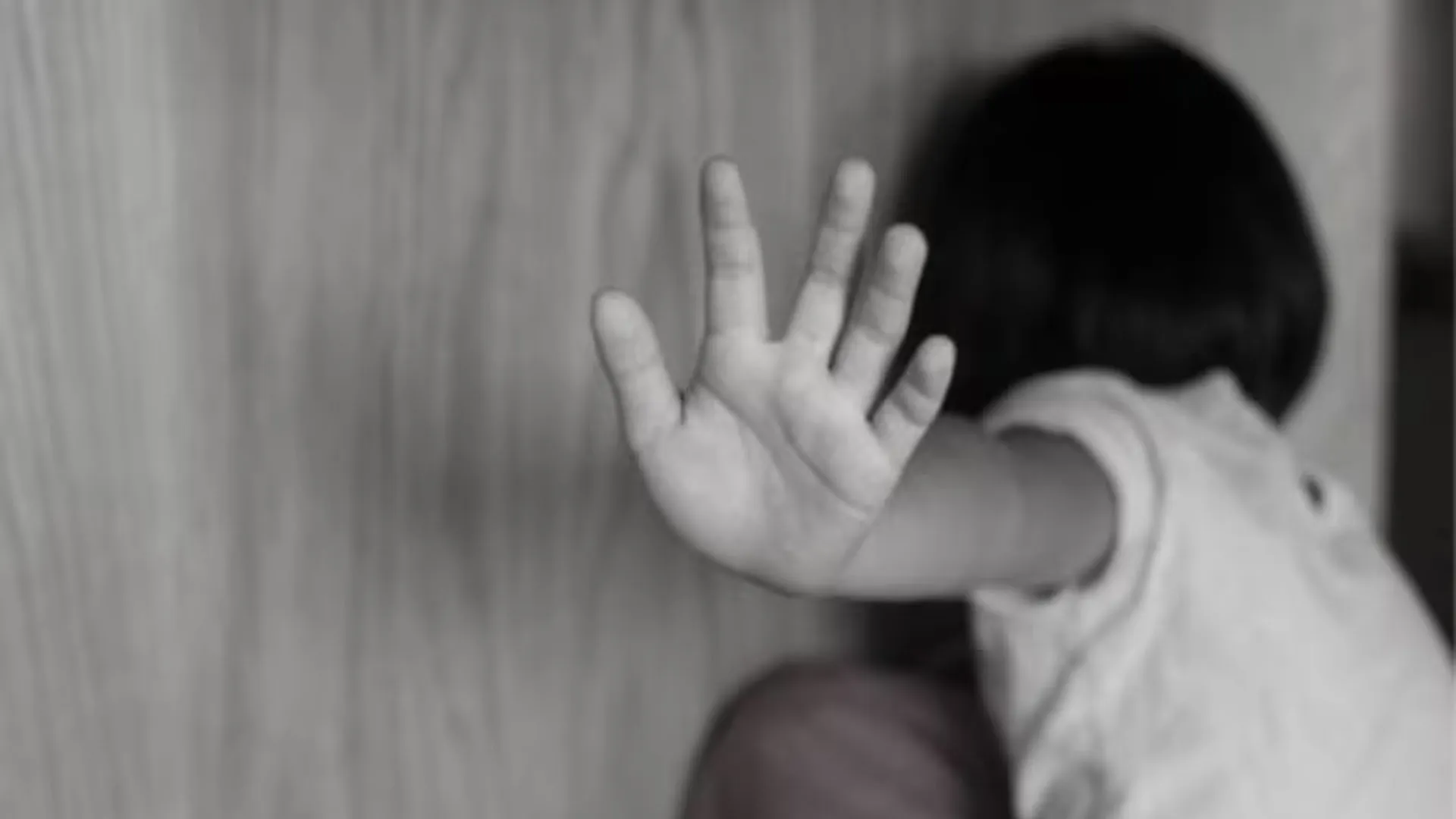 लखीमपुर खीरी: बारात देखने पहुंची ढाई साल की बच्ची से रेप...हालत बिगड़ी तो अस्पताल में भर्ती